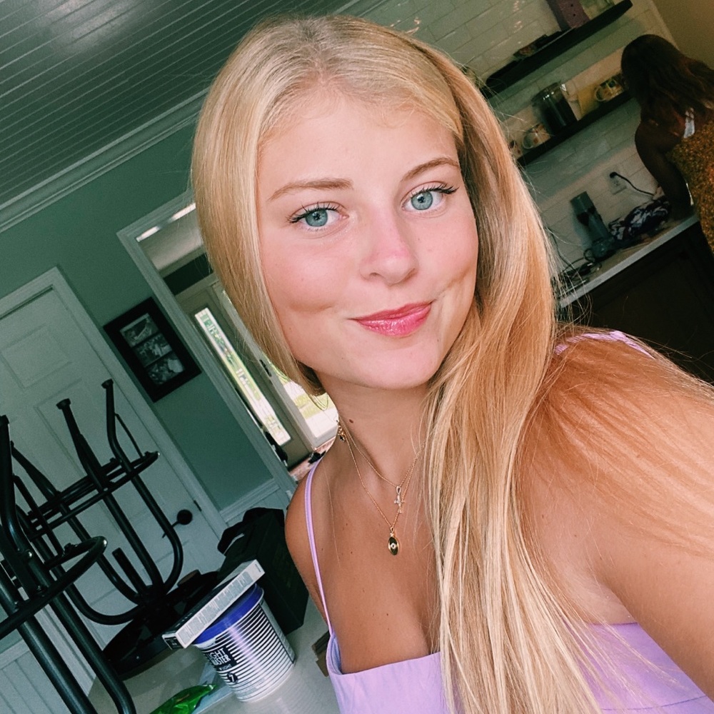 Meet your Posher, Brooke